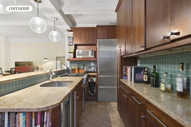 Foto del edificio - 41 W 72nd St