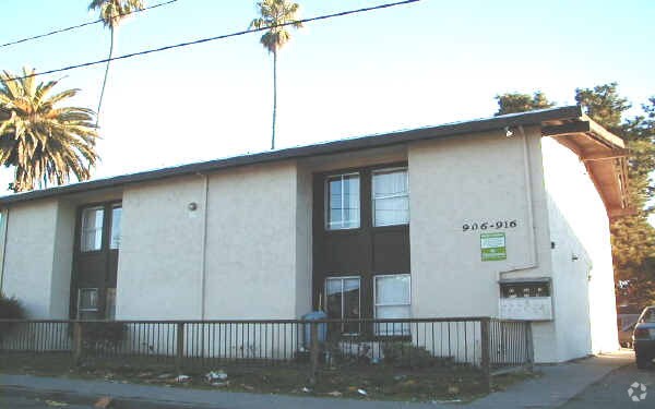 Building Photo - 906-916 Sunset Ave
