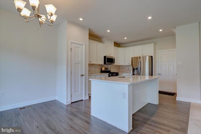 Building Photo - 1050 Moscariello Ln