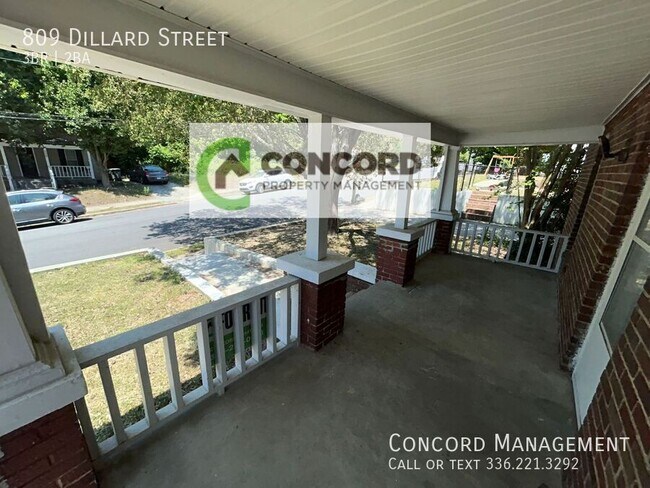 Building Photo - 809 Dillard St