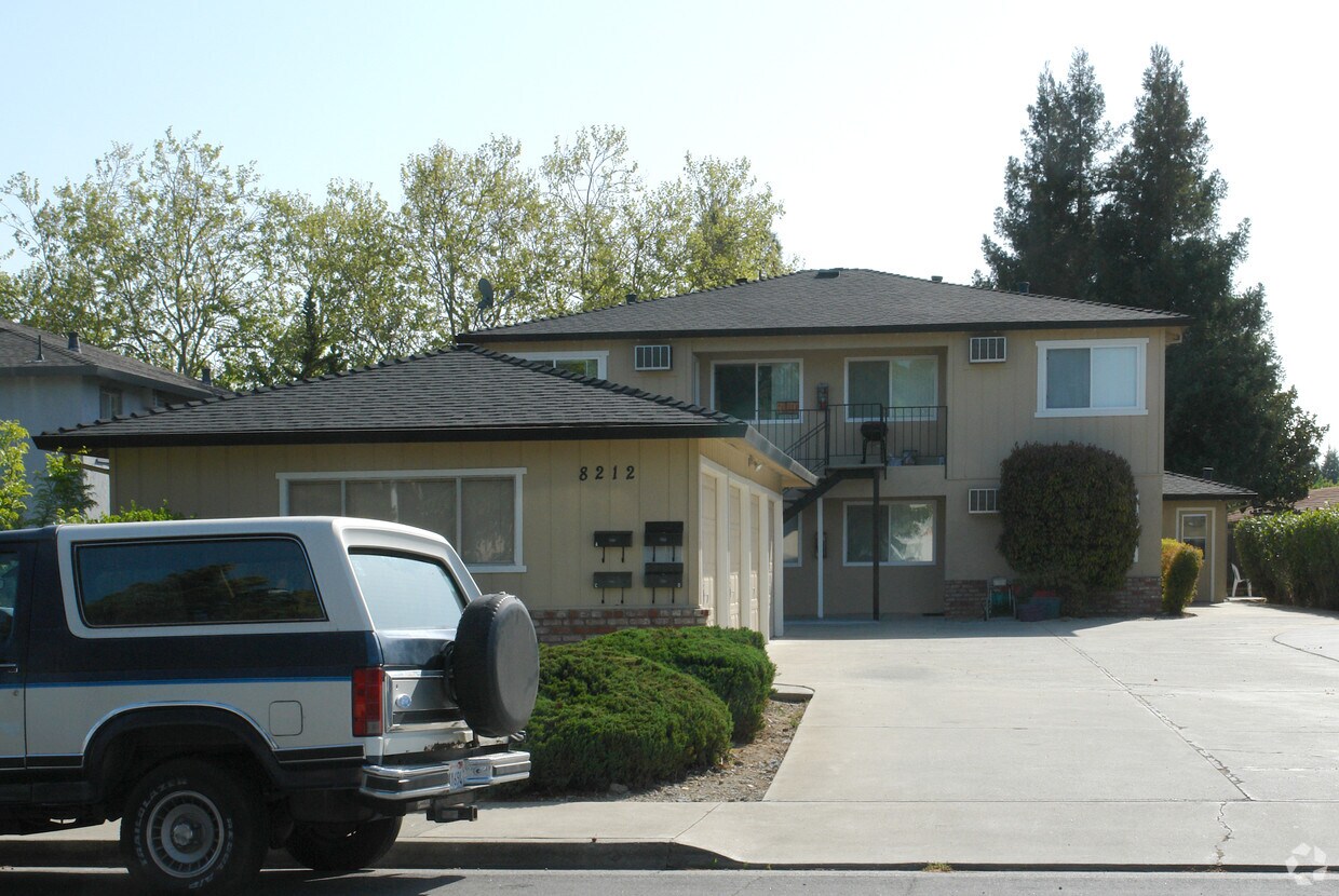 Building Photo - 8212 Kelton Drive