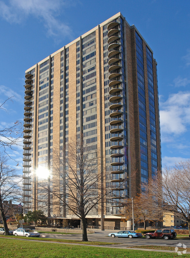 Building Photo - Regency House Condominiums