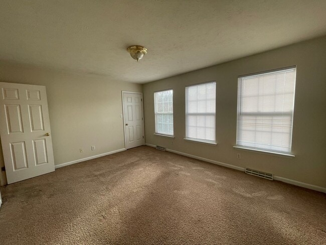 Building Photo - Timberlake Area Townhome
