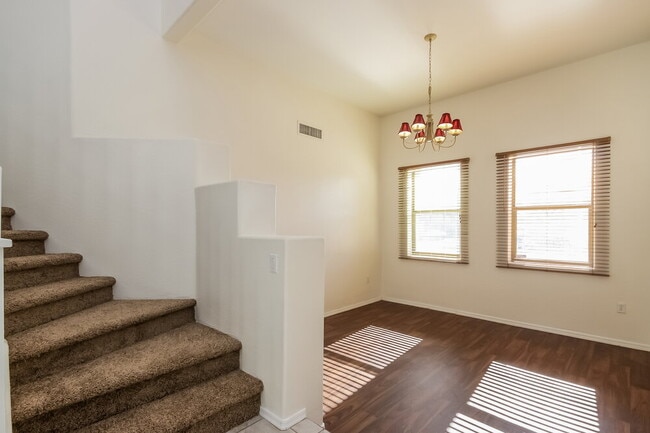 Foto del edificio - 15122 W Polk St