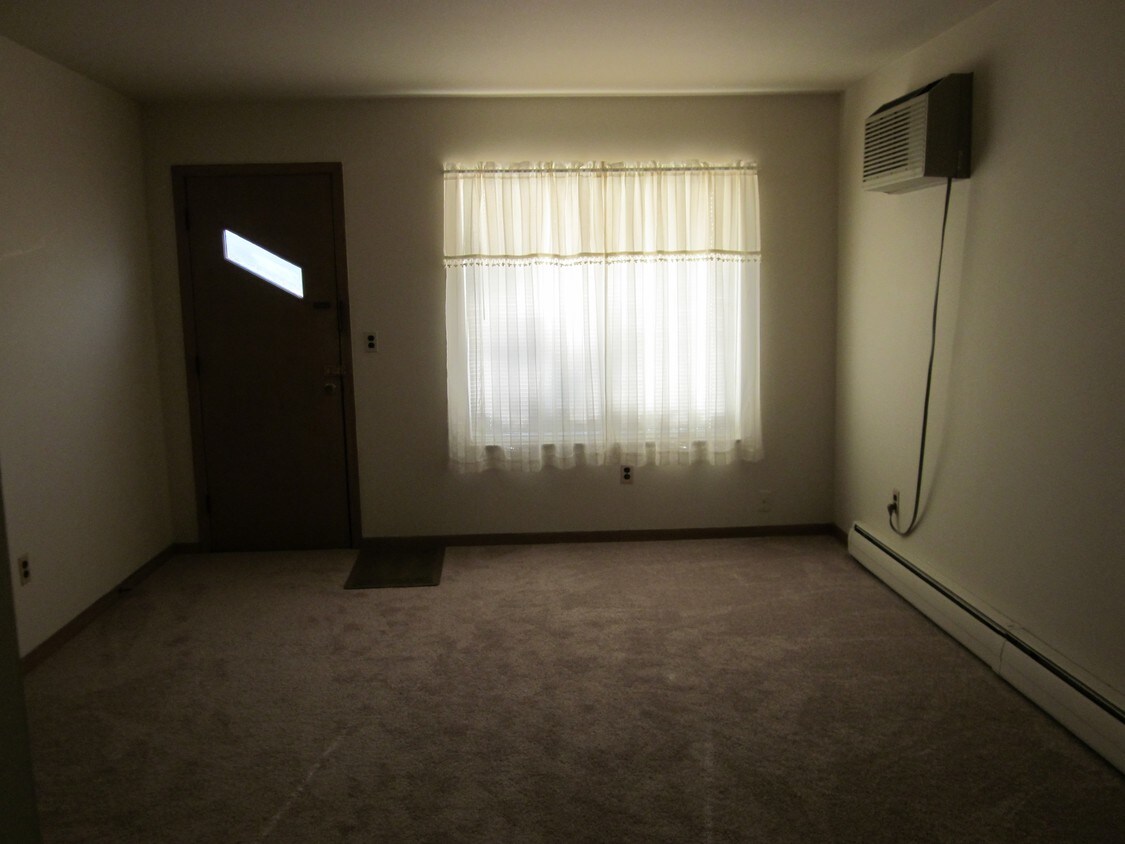 Primary Photo - Lady and Lord Baltimore Apartments