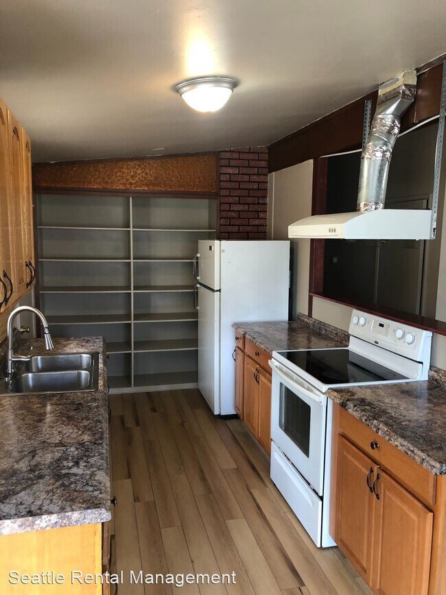 Foto del edificio - 3 br, 1.5 bath House - 13045 6th Ave S