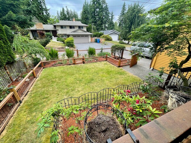 Photo - 4 Bedroom Shoreline Home...