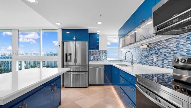 Foto del edificio - 7929 West Dr