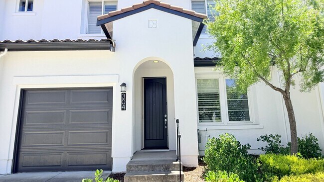 Building Photo - Beautiful 4BD/3BA, Two-Story Townhome in Alamo Creek, Danville- Available NOW!