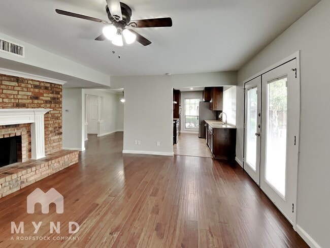 Building Photo - 8814 Miami Dr