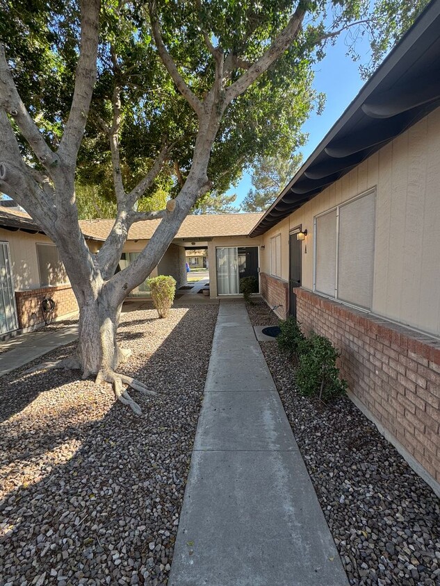 Primary Photo - Tempe Townhome for Rent!