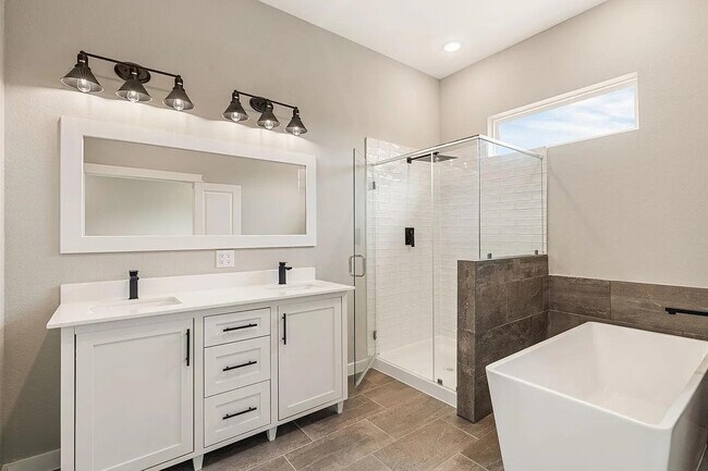 Foto del edificio - 6712 Parker Oaks Ln
