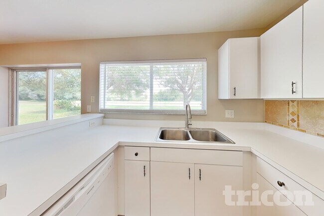 Foto del edificio - 10211 Summerview Cir