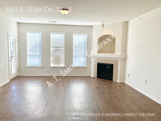 Building Photo - Beautiful and Spacious Condo Includes Pool...