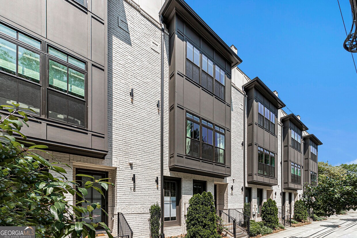 Foto principal - 574 Boulevard Pl NE