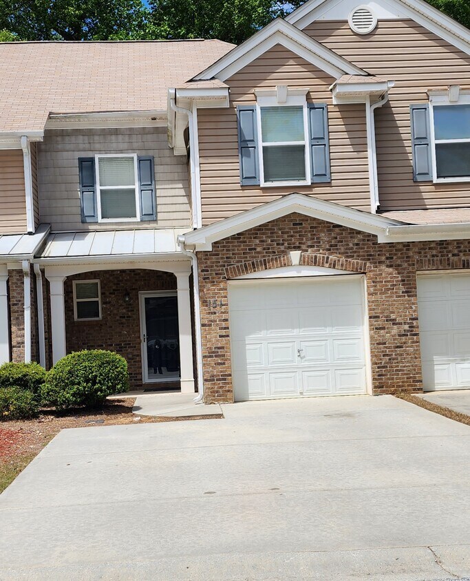 151 Ellis Drive, Conyers, GA 30012 Townhome Rentals in Conyers GA