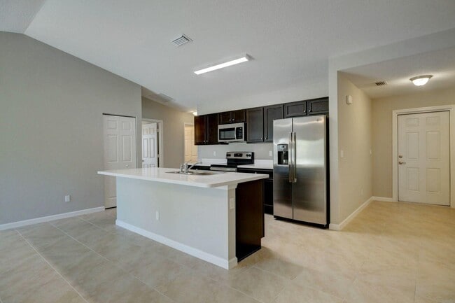 Foto del edificio - 799 SW Sardinia Ave