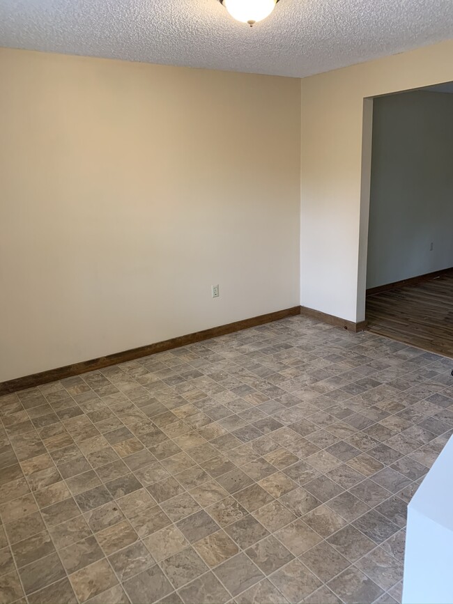Building Photo - 256 Hubbard Rd