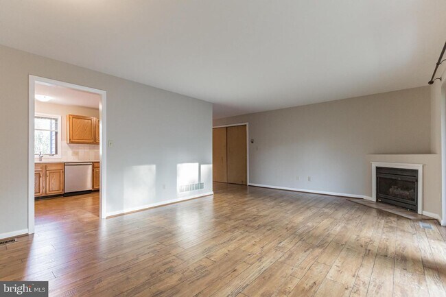 Building Photo - 109 Foxfire Dr