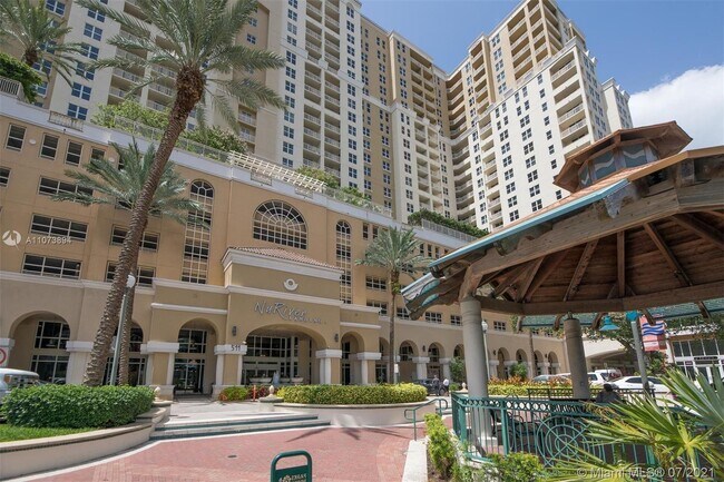 Foto del edificio - 511 SE 5th Ave