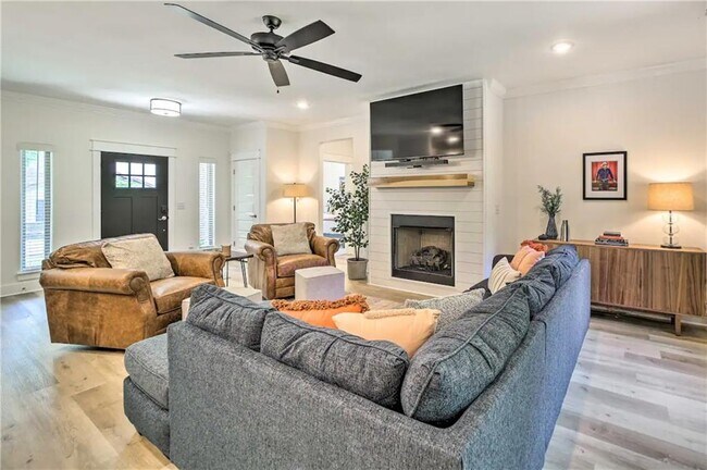 Building Photo - 11 Watson Ln