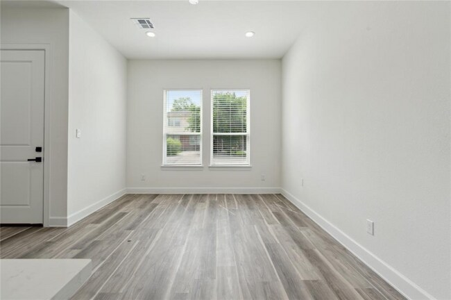 Building Photo - 6423 New York St