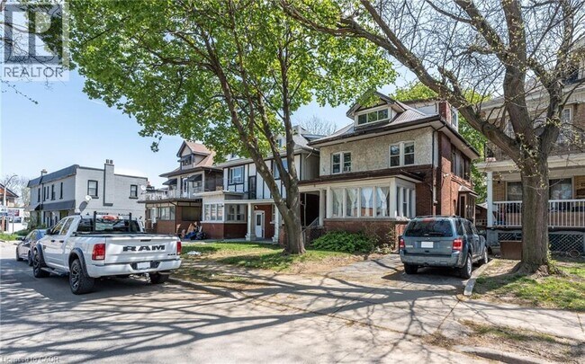 Photo du bâtiment - 11 Proctor Blvd