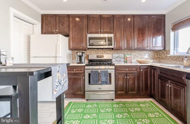 Foto del edificio - 1028 Crittenden St NE