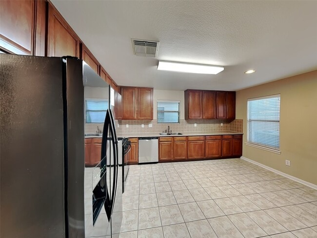 Building Photo - 18302 Fair Grange Ln