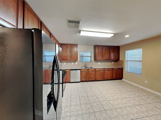 Foto del edificio - 18302 Fair Grange Ln