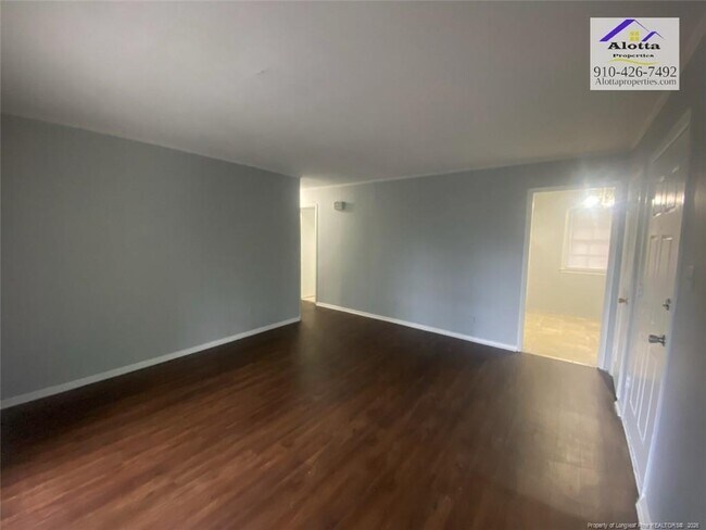 Foto del edificio - 819 Ridge Rd