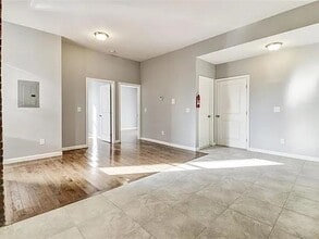 Building Photo - 585 Bramhall Ave