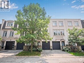 Building Photo - 103-103 Brant St