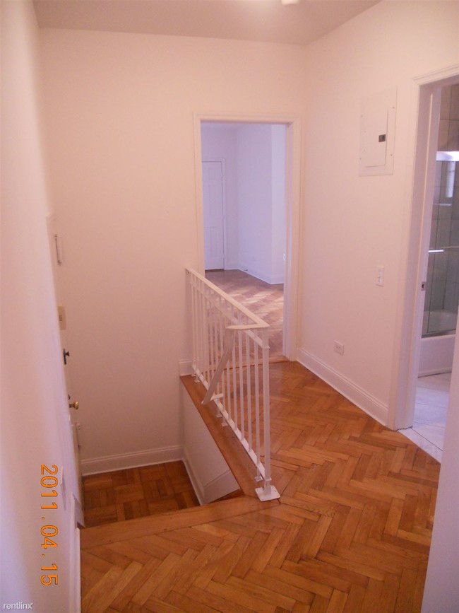 Building Photo - 2 br, 1 bath  - 150 Greenway Ter 18W