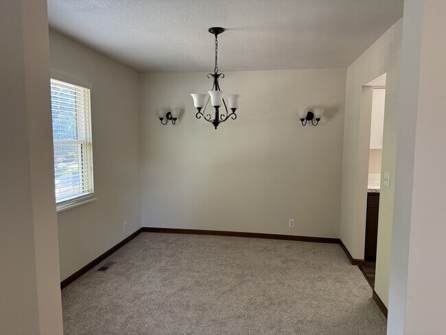 Dining Room off kitchen & living room - 1606 W 28th Ter