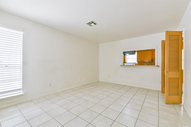 Building Photo - 10607 Thornlea Dr