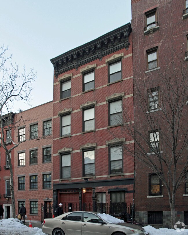 429 W 44th St, New York, NY 10036 Apartments New York, NY