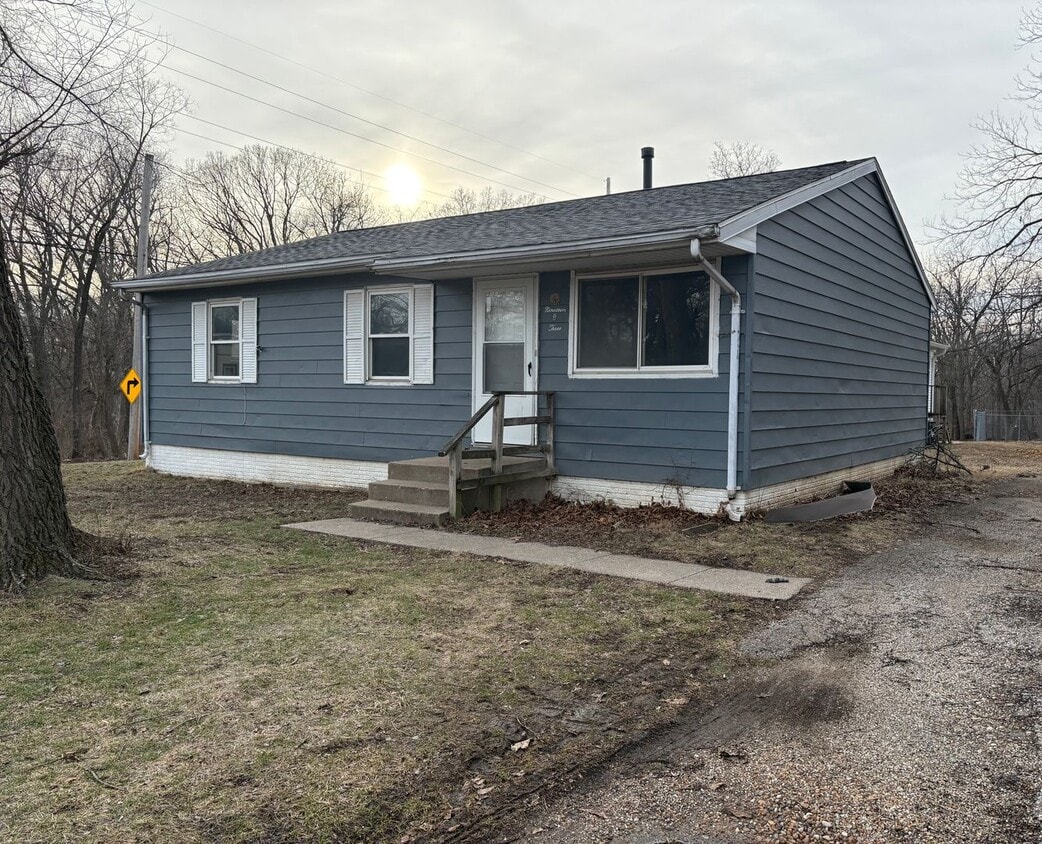 Building Photo - 3-Bedroom Home for Rent — Corner Lot!