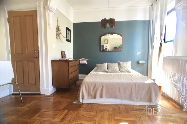 Building Photo - 448 Macon St