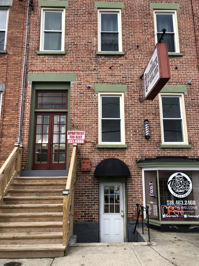 Foto del edificio - 217 Western Ave