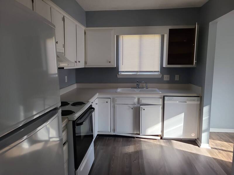 83 Manor Dr, Eldridge, IA 52748 Condo for Rent in Eldridge, IA