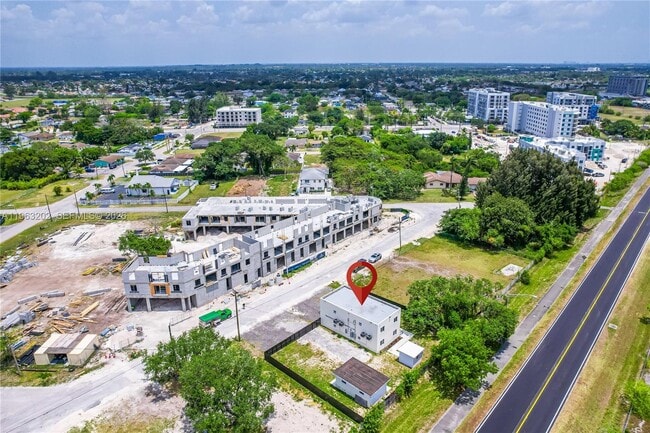 Foto del edificio - 21845 Goulds Ave