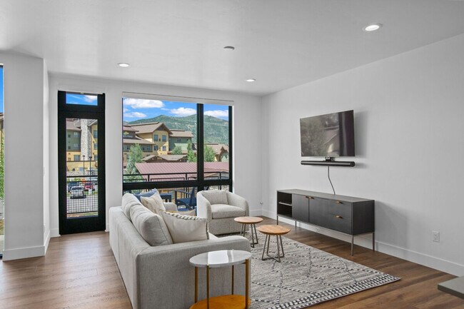 Foto del edificio - 1200 Urban Wy