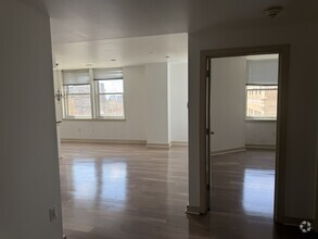 Building Photo - 111 S 15th St