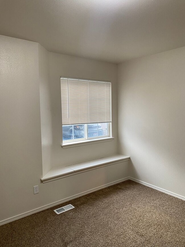 Foto del edificio - 353 S Meridian Rd