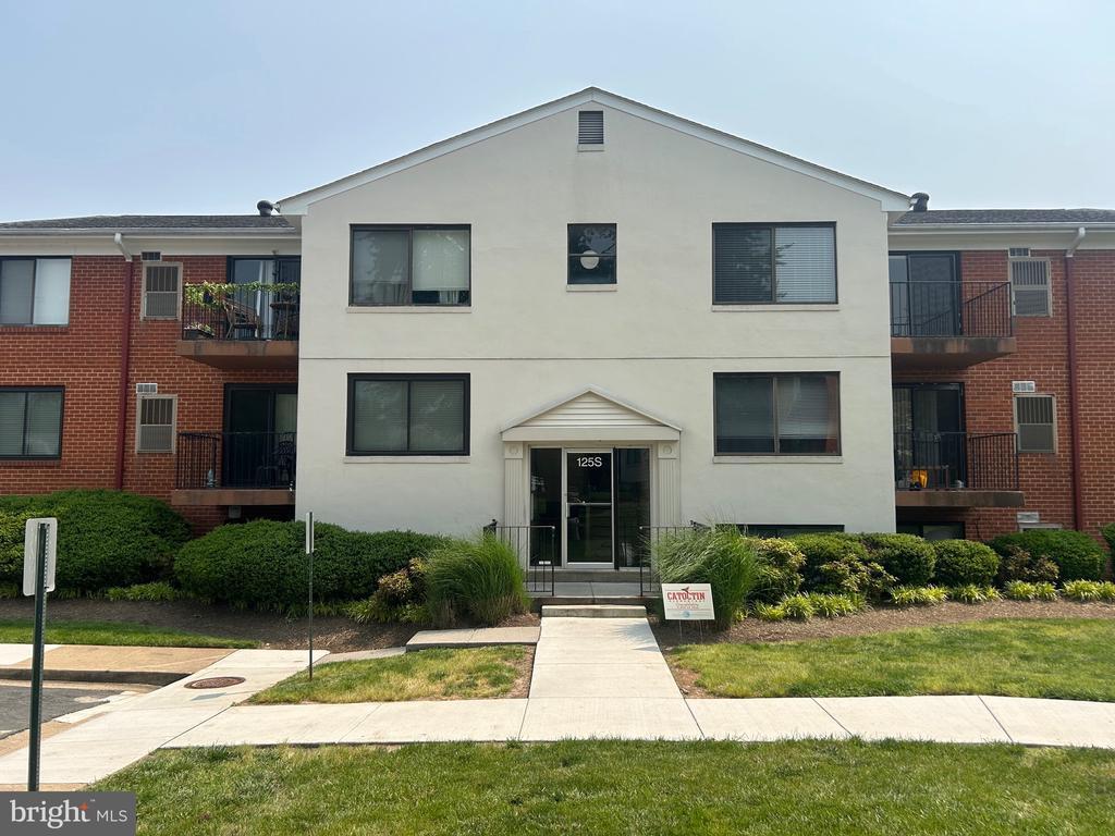Foto principal - 125 Clubhouse Dr SW