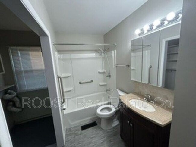 Foto del edificio - 2123 Tanager Rd