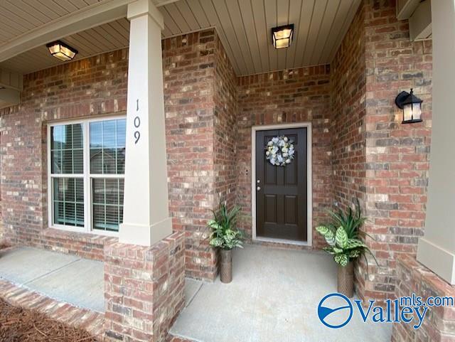 Foto del edificio - 109 Pointe Haven Ct