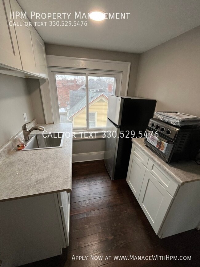 Building Photo - 59 S Highland-3