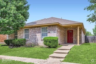 Building Photo - 1925 Cross Oaks Dr